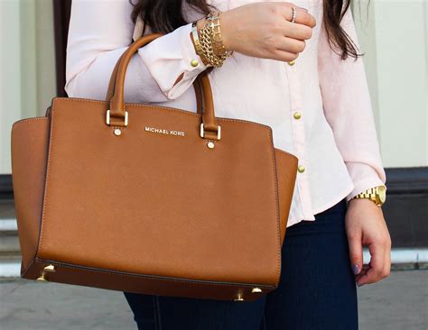 how to tell if michael kors crossbody is real